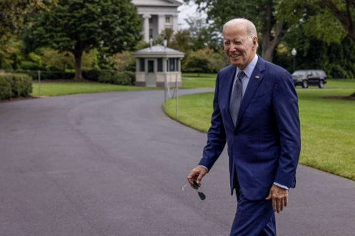 Berhasil Dibebaskan dari Iran, 5 Warga AS 'Ditukar' Uang Rp92,3 Triliun