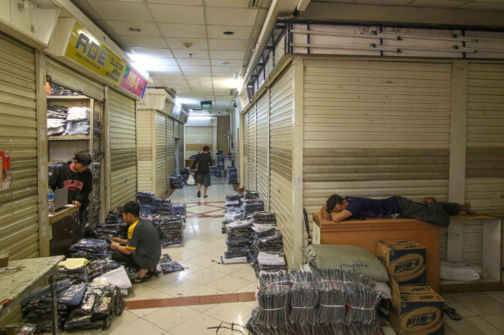 5 Top Berita Ekonomi: Pasar Tanah Abang Sepi hingga Pedagang Kaki Lima Dilarang Jual Rokok Eceran