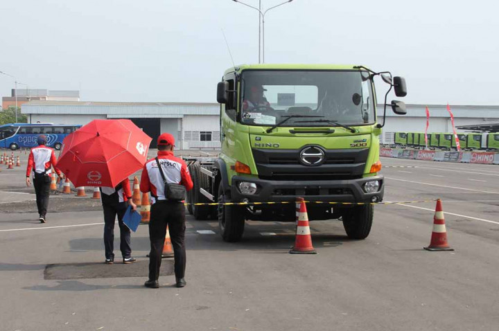 Gandeng Korlantas Polri, Begini Cara Hino Kampanye Keselamatan Lalu Lintas
