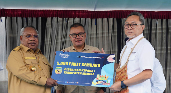 Serahkan Bantuan Kemendag di Papua Tengah, Zulkifli Hasan: Bukti Negara Hadir