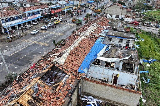 Tornado Landa Tiongkok, 10 Orang Dilaporkan Tewas