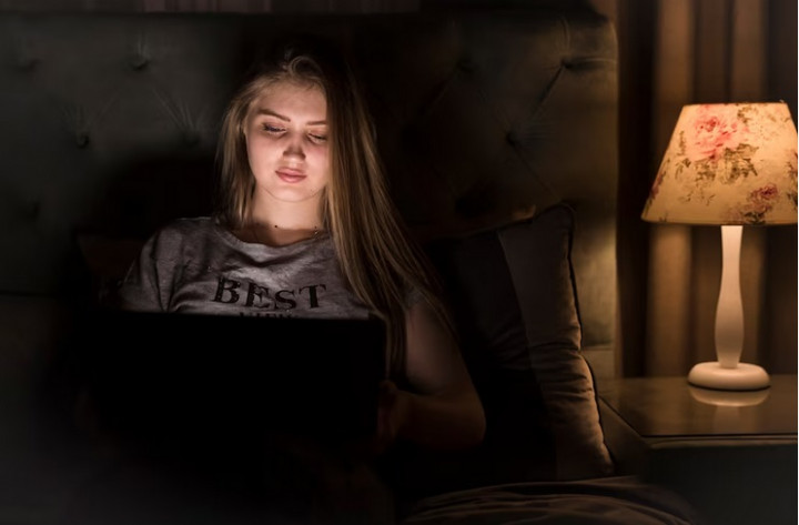 Ini Dampak yang Dialami jika Wanita Sering Menonton Film Porno