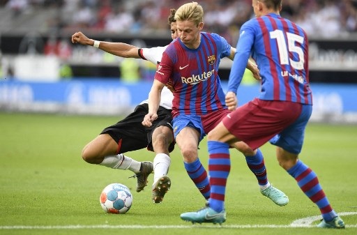 Frankie de Jong antara Gabung MU atau Perpanjang Kontrak di Barcelona