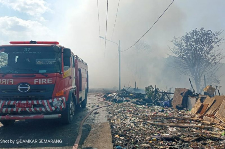 TPA Jatibarang Semarang Kembali Terbakar