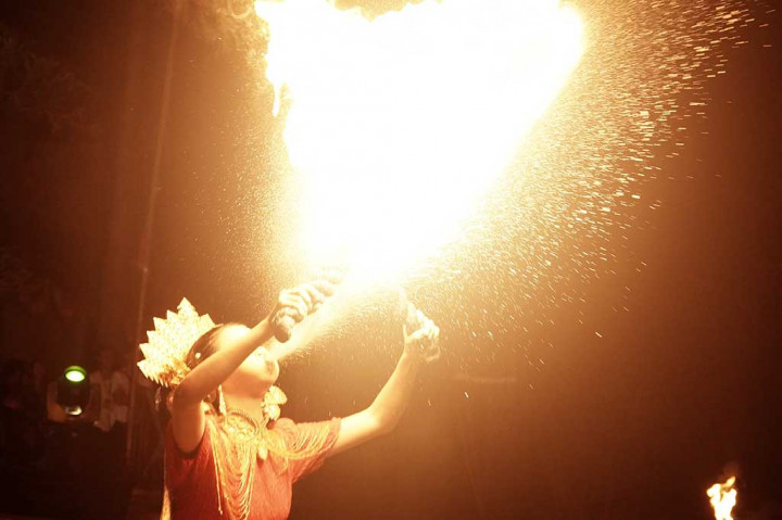 Menyaksikan Tarian Api Berusia Ratusan Tahun dari Sulawesi Selatan