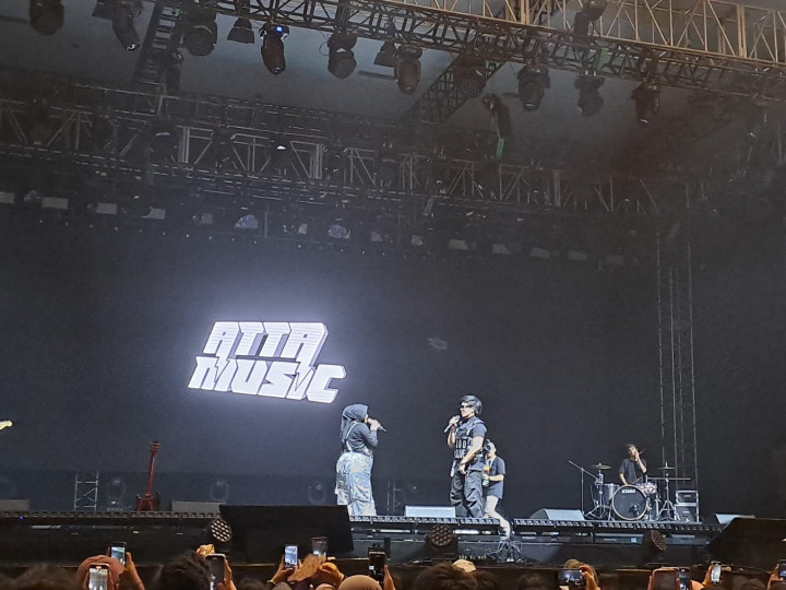 Banjir Hadiah dan Duet Mesra Atta Halilintar dan Aurel di Panggung Pestapora