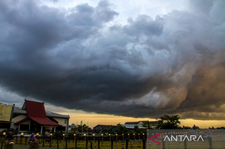 Hujan dan Angin Kencang Berpeluang Terjadi di Sejumlah Provinsi