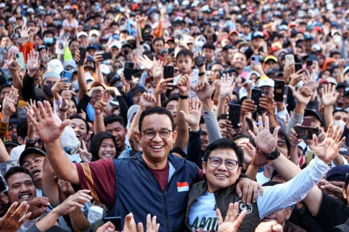Ulang Tahun Cak Imin Dirayakan di Makassar, Anies Baswedan Beri Hadiah Helm