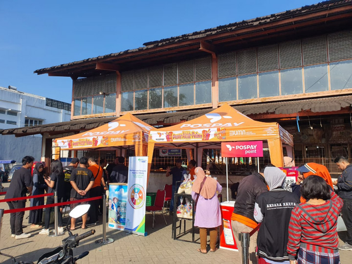 Pasar Akhir Pekan Pospay: Sembako Murah, Masyarakat Sesap Literasi Keuangan Digital