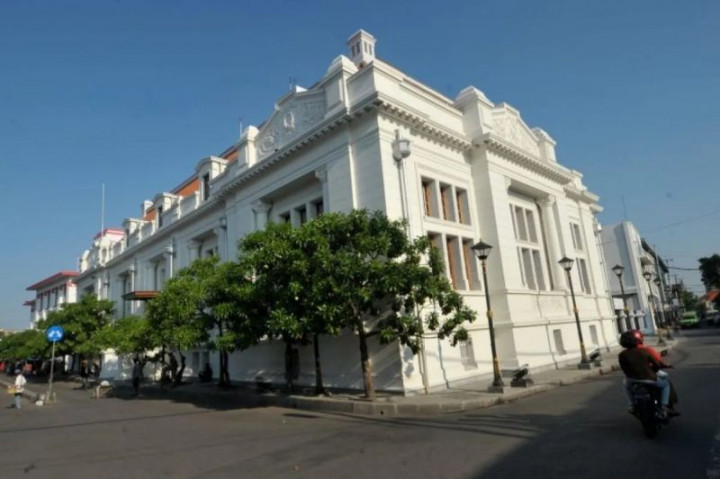 Kota Tua Melukiskan Kehidupan Sosial di Masa Lampu