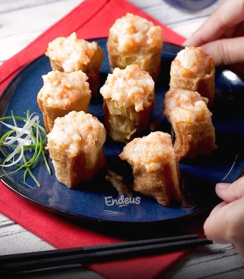 Seperti apa resep dan cara buat cakwe udang yang crispy ini? Kreasikan sendiri di rumah yuk! (Foto: Dok. Endeus TV)