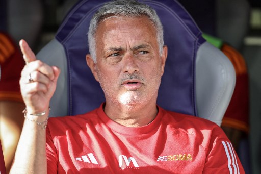 Roma Gagal Menang, Mourinho Kritik Lapangan Torino