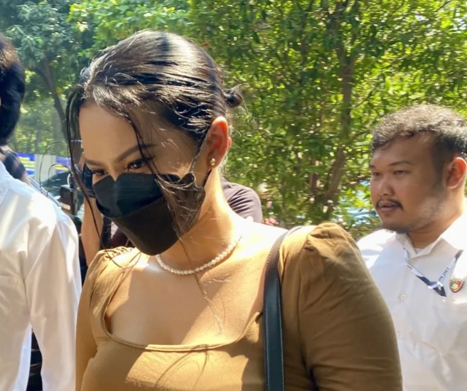 Diperiksa Polisi 6 Jam, Siskaeee Dicecar 48 Pertanyaan Soal Kasus Produksi Film Porno Jaksel