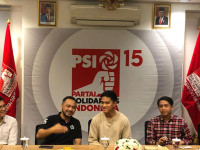 Ketua Umum Partai Solidaritas Indonesia (PSI) Kaesang Pangarep melakukan rapat perdananya bersama sejumlah kader PSI. MI/Rifaldi