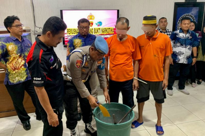 Ribuan Butir Ekstasi Dimusnahkan di Banjarmasin