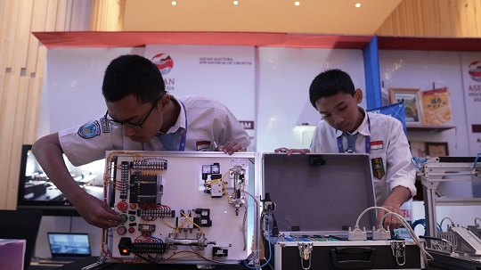 Rapor Pendidikan 2023 Catat Skor Keterserapan Lulusan SMK Setelah Lulus 87,07