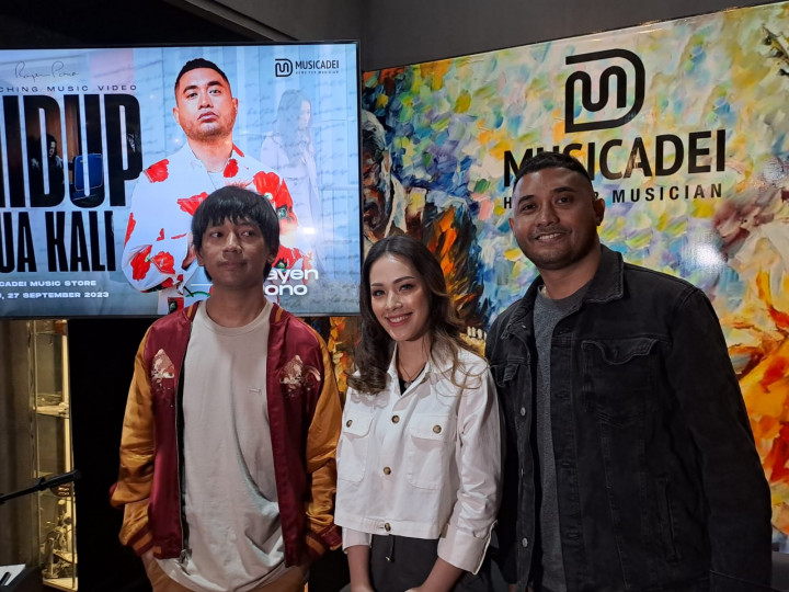 Lagu Baru Rayen Pono Bikin Lady Nayoan Menangis: Ini adalah Kisahku!