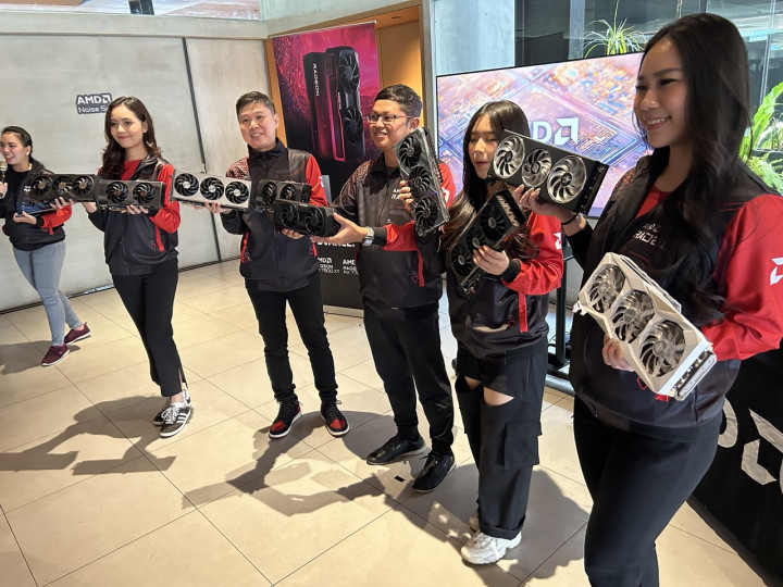 Resmi! AMD Radeon RX 7800 XT dan RX 7700 XT Hadir di Indonesia