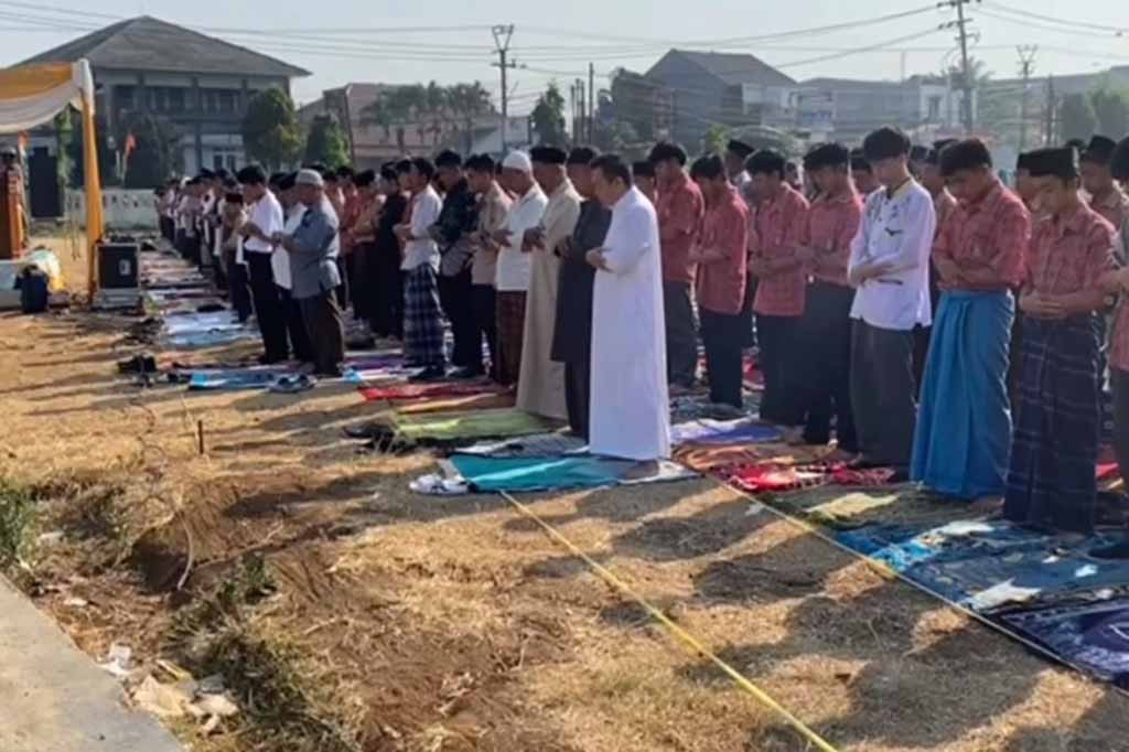 Dilanda Kekeringan, Warga di Sukabumi Gelar Salat Istisqa