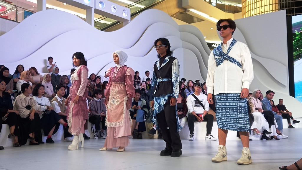 Kolaborasi ini menghadirkan pop-up exhibition yang menampilkan kemeriahan kategori fesyen di TikTok. Dok. Aulia/Medcom