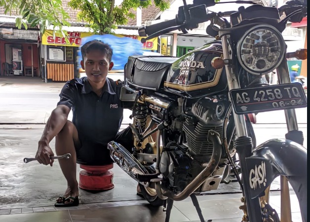 Dilirik Industri Sebelum Lulus, Ini Cerita Agus Lulusan Kursus di Blitar