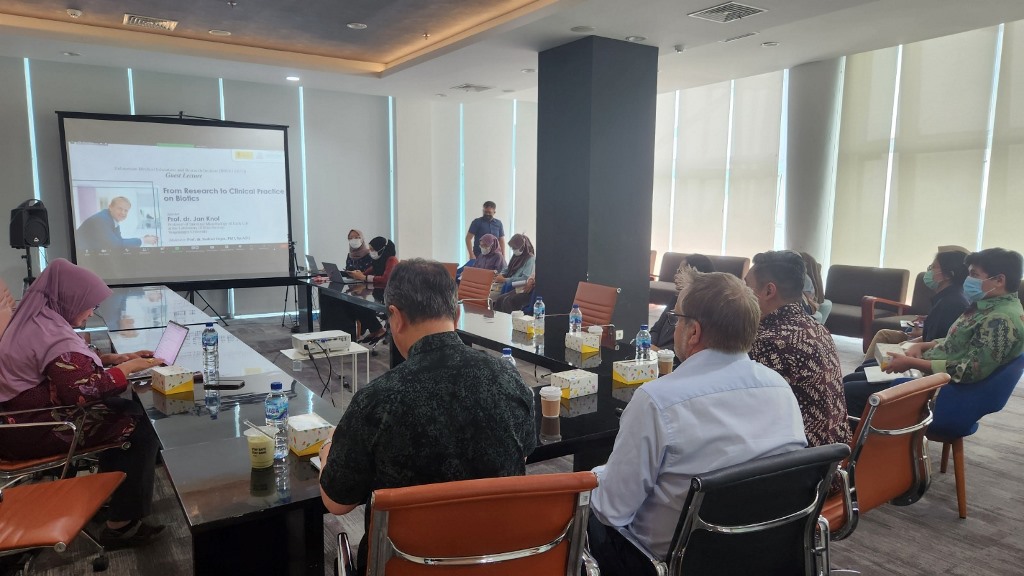 Seminar riset sharing bertajuk Real World Evidence: From Research to Clinical Practice on Biotics. Foto: Dok Istimewa