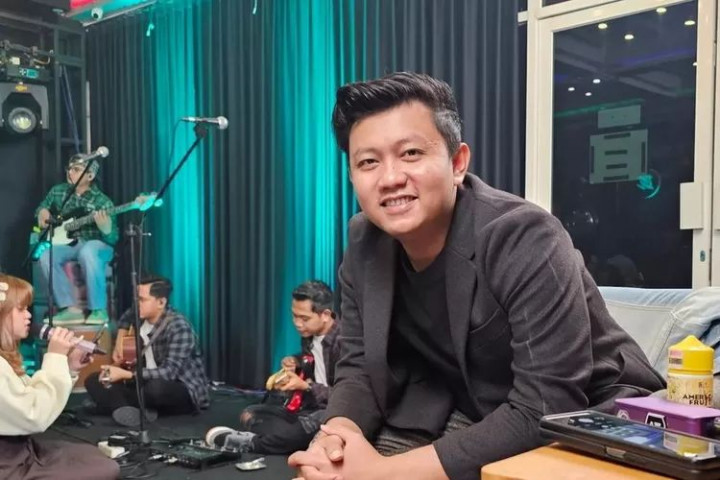 Lirik dan Makna Lagu Crito Mustahil Denny Caknan serta Terjemahannya