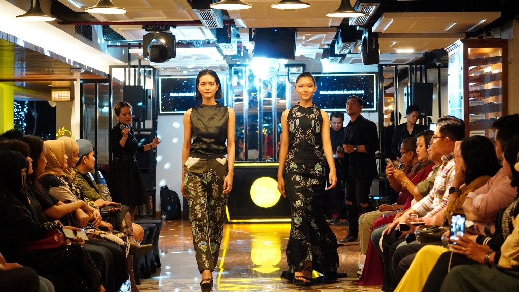 Tampilan koleksi Sugeng Waskito, desainer Gee Batik. Dok. Ist