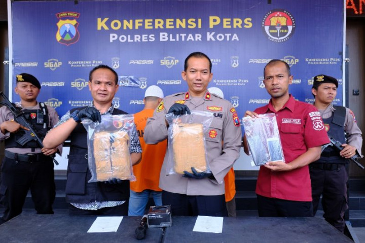 Polres Blitar Bongkar Penyelundupan Narkoba Via Jasa Ekspedisi