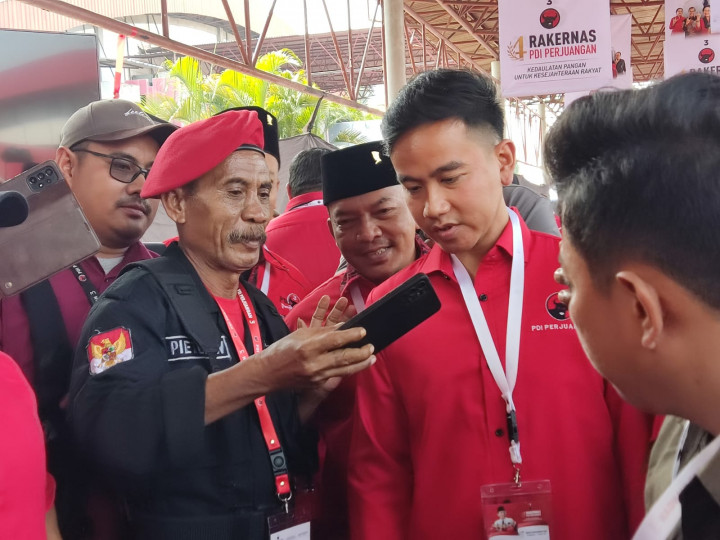 Momen Gibran Rakabuming Disangka Kaesang Pangarep oleh Penggemar