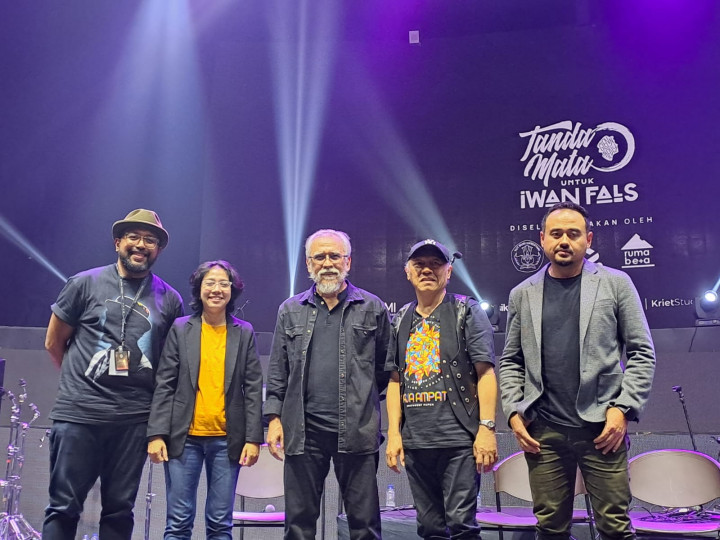 Fariz RM hingga Satine Zaneta Meriahkan Konser Tanda Mata Glenn Fredly untuk Iwan Fals