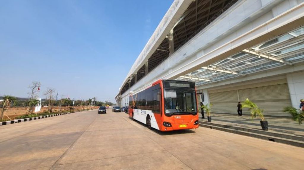 Rute TransJakarta ke Stasiun Kereta Cepat Halim Dinilai Memudahkan Penumpang