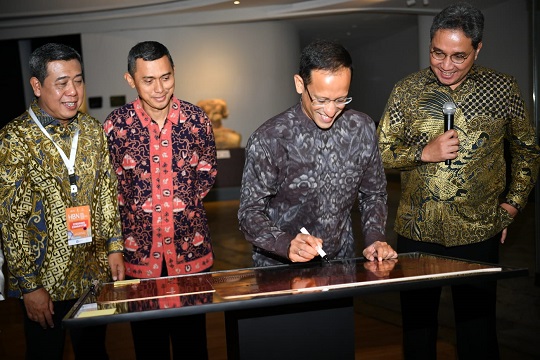 Hari Batik Nasional, Nadiem Resmikan Museum Batik Indonesia