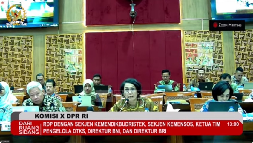 Sekretaris Jenderal (Sesjen) Kemendikbudristek Suharti. DOK YouTube Komisi X DPR RI