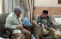 Cak Imin silaturahmi ke kediaman Gus Bab Arwani di Kudus, Jawa Tengah. Medcom.id/ Rhobi Shani.