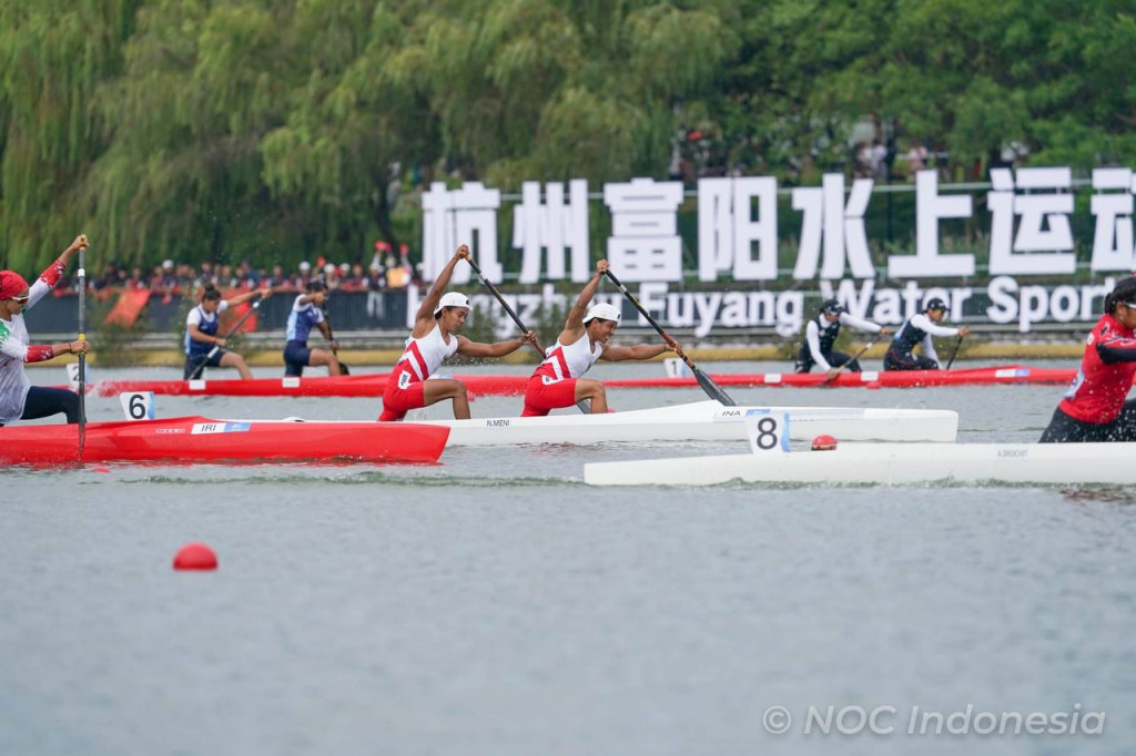 Asa Kano Mendayung Medali di Nomor Sprint