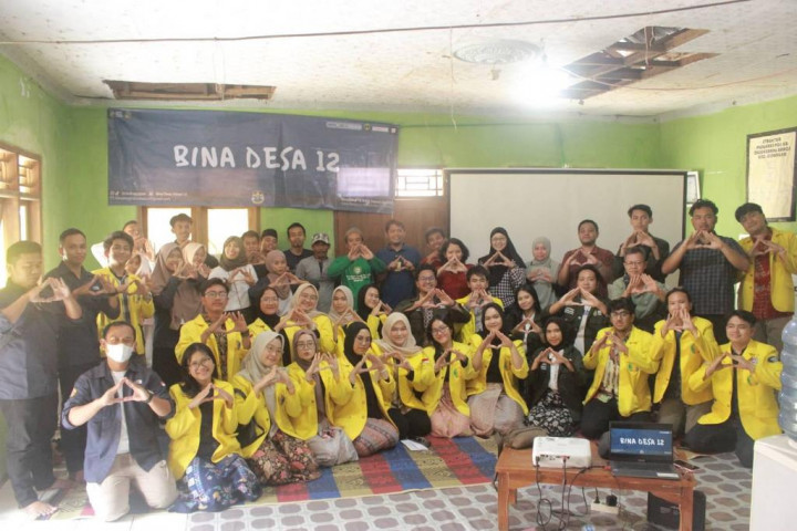 Pengabdian Bina Desa 12 Vokasi UI Untuk Pengembangan Pariwisata di Desa Kubang Baros