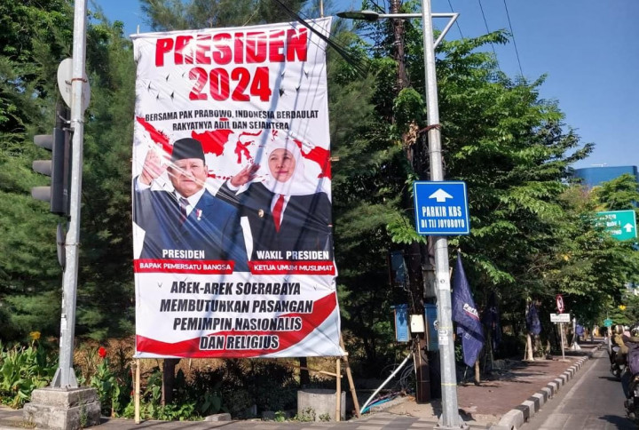 Dikabarkan Jadi Cawapres Prabowo, Khofifah Hanya Tersenyum