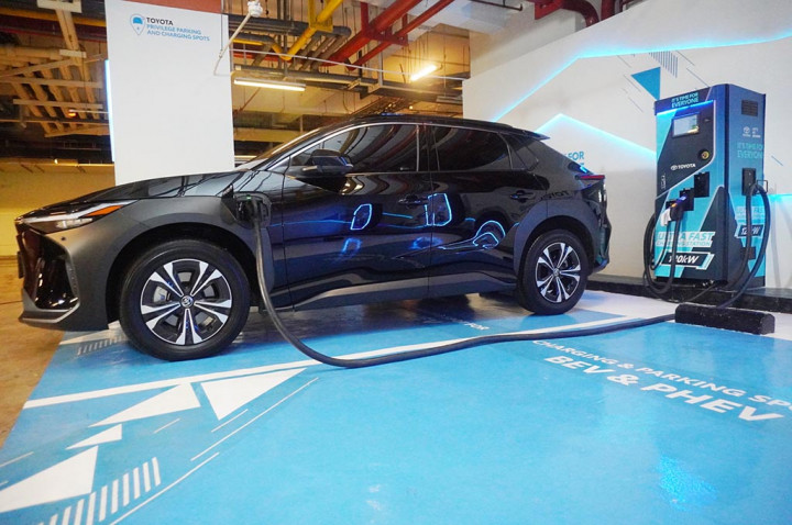 Toyota Mulai Bangun Jaringan Charging Station, Ini Lokasinya