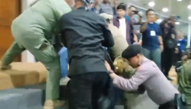 Sidang Paripurna HUT Banten Rusuh