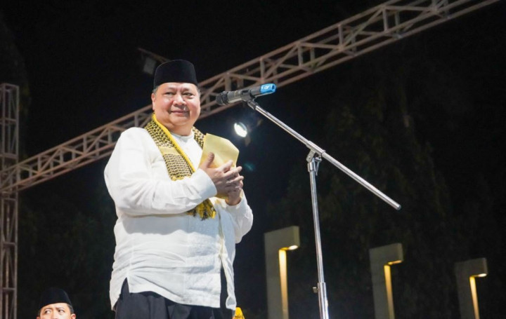 Peringati Maulid Nabi, Airlangga Hartarto Berselawat Bareng Masyarakat Tuban