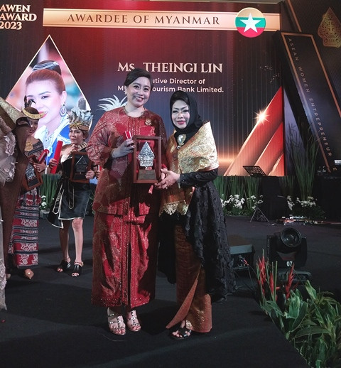 Keren! Wulan Tilaar Raih Penghargaan ASEAN Outstanding Women Entrepreneur di AWEN Award 2023