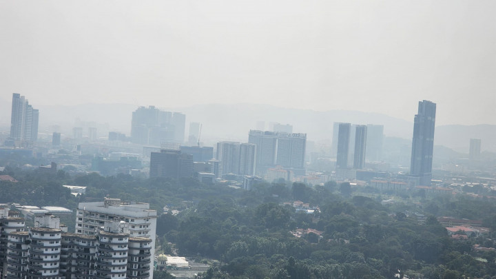 Kabut Asap Karhutla RI Sampai Malaysia, Begini Kata WNI