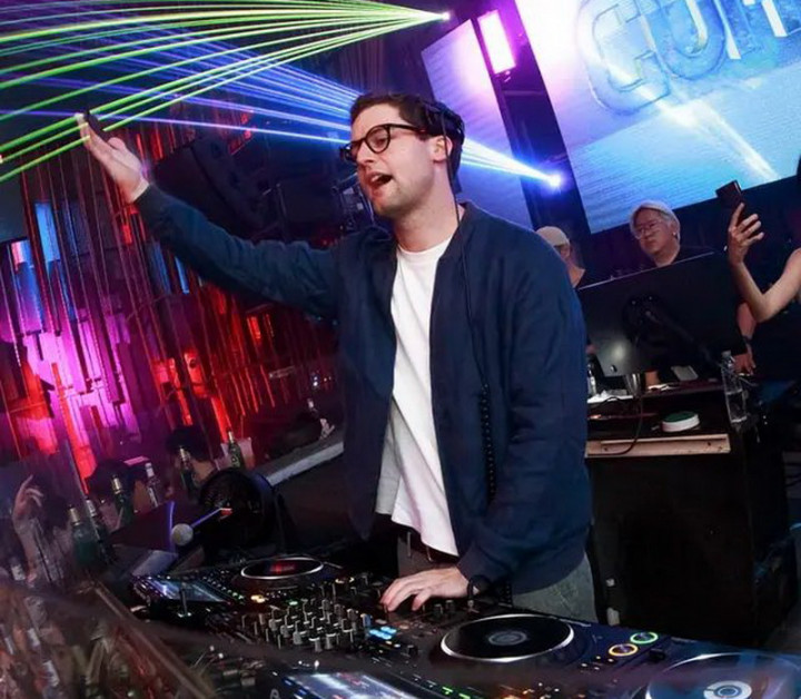 Captain Curtis Bangga Pernah Sepanggung dengan Alan Walker dan The Chainsmokers