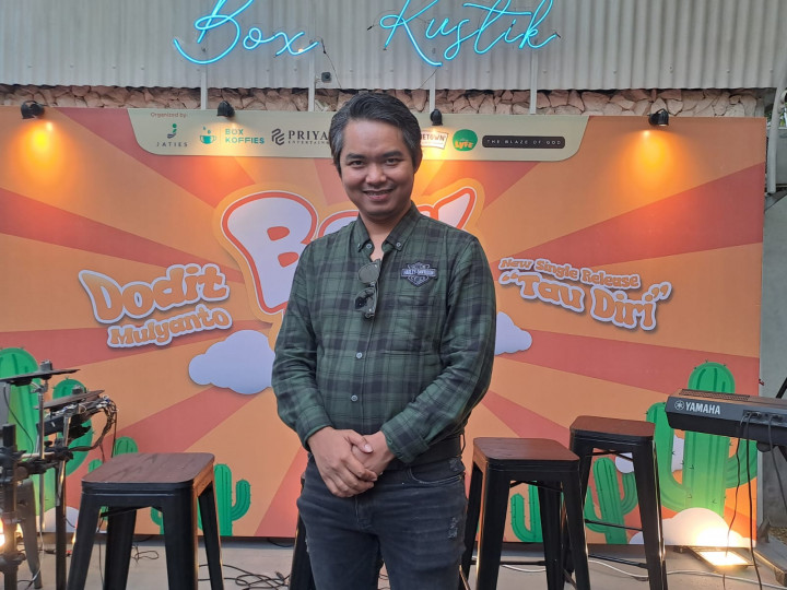 Serius Jadi Musisi, Dodit Mulyanto Rilis Lagu tentang Ditikung Teman Sendiri