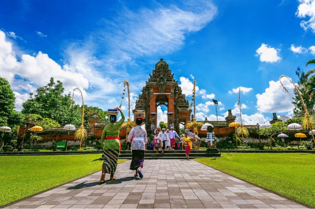 Pada tahun ini, Bali menjadi peringkat pertama dalam Conde Nast Traveller melalui Readers' Choice Awards 2023. Ilustrasi Freepik