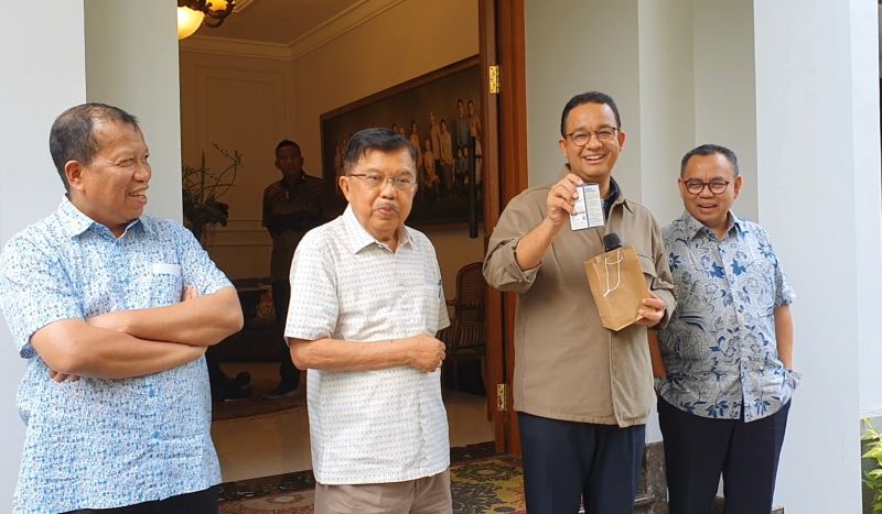 Bertemu JK, Anies dapat Oleh-oleh Multivitamin untuk Kuatkan Mental dan Moral