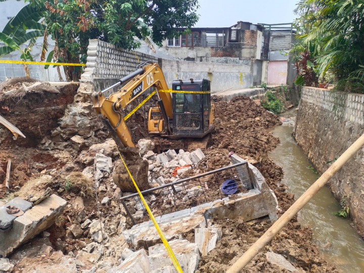 Sebabkan Korban Jiwa, Normalisasi Kali Serua Tangsel Dihentikan Sementara