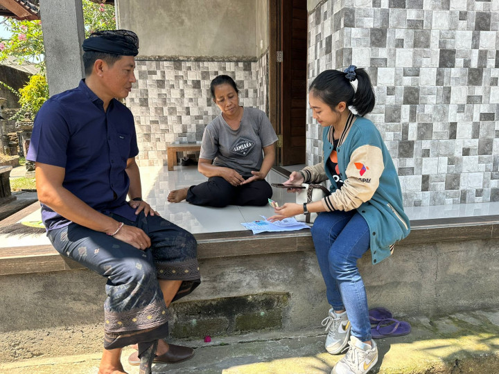 Penyaluran <i>Door to Door</i> jadi Strategi Sukses Pos Indonesia Salurkan Bansos Sembako dan PKH