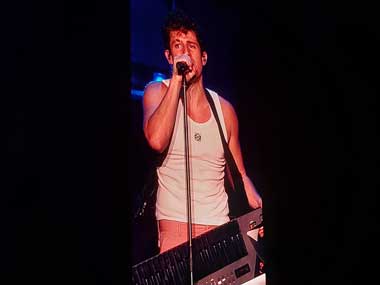 Konser di Jakarta, Charlie Puth Ajak Penonton Berpesta